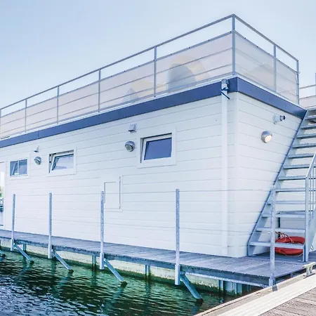 Aqualiving 船屋 4*