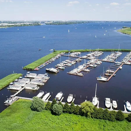 Aqualiving Bateau-hôtel 4*