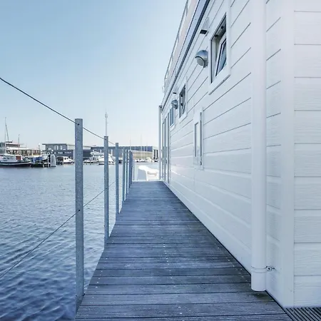 Aqualiving Bateau-hôtel 4*